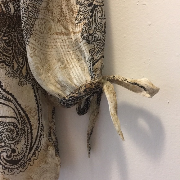 Blouse - flowwy with gold shimmer pipes throughout - Picture 2 of 6